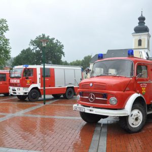2009 Fahrzeuguebergabe Feuerwehr 100